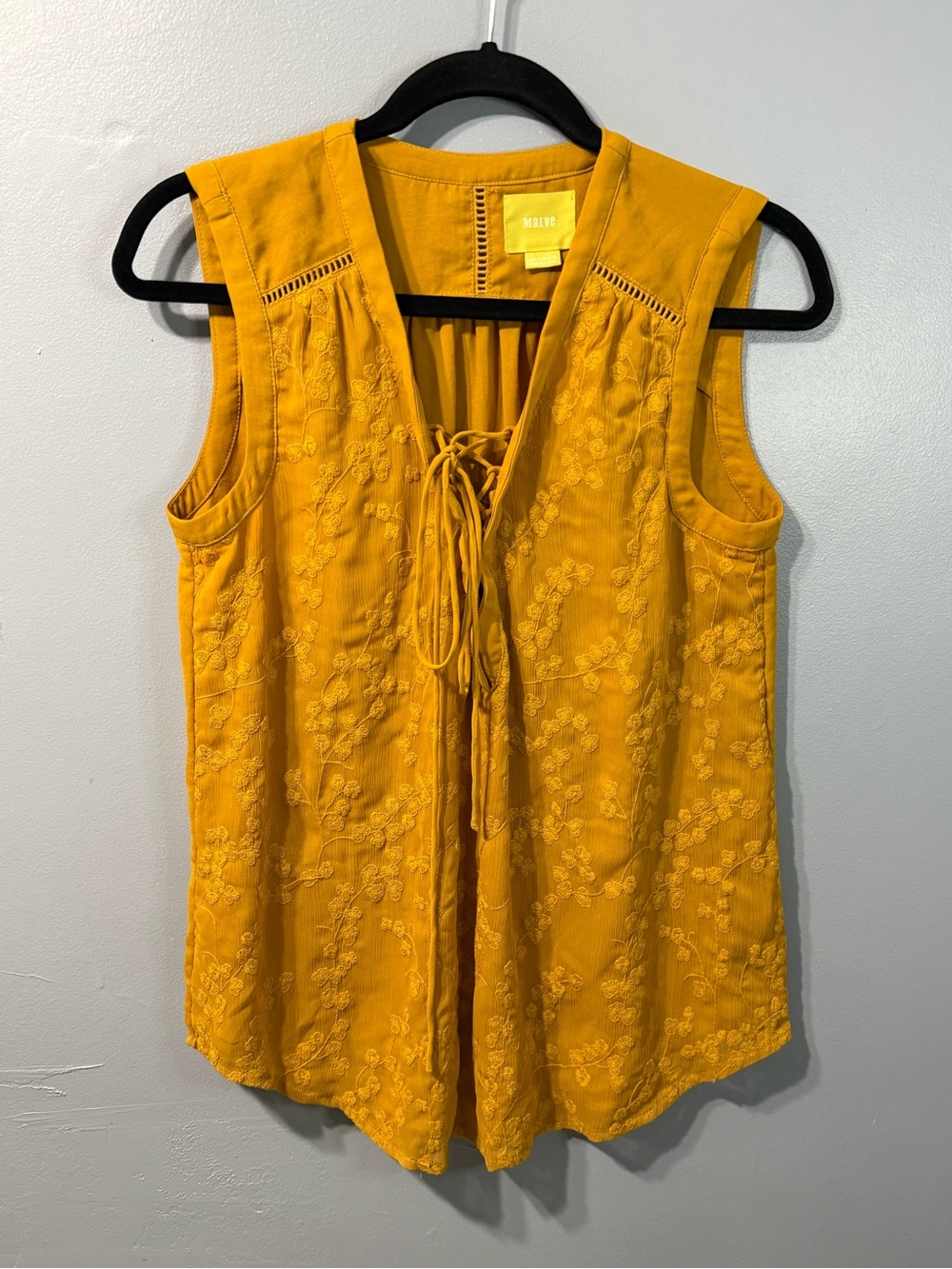 Maeve Anthropologie Golden / Yellow Embroidered Floral Tie Front Tank Top Size 6